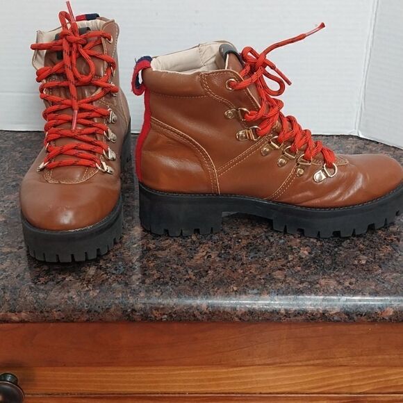 Steve Madden Chunky  Leatherr Platform Boots...Size 7M - Picture 1 of 7